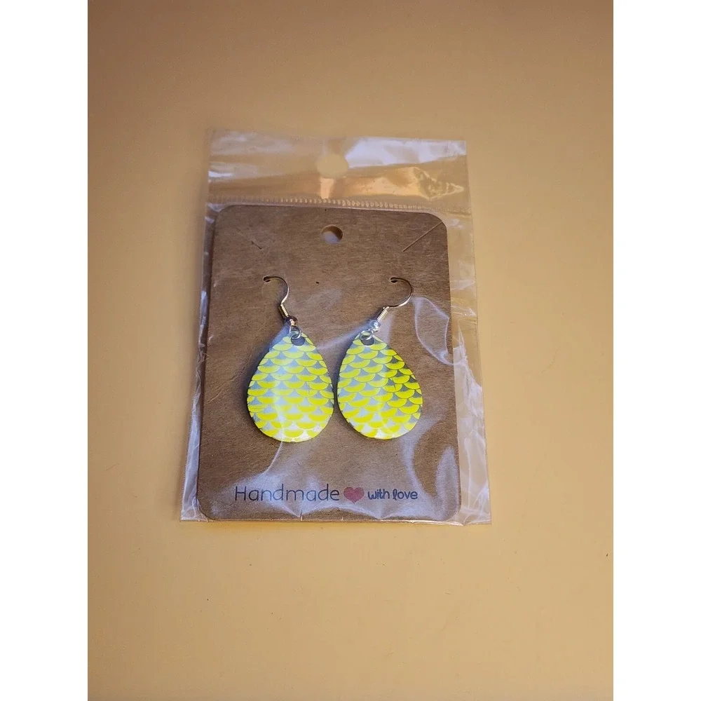 New Fishing Lure Earrings Size 4 Chartreuse Yellow Silver Scale Colorado Spinner